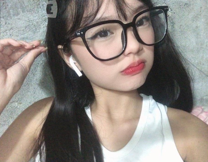 viet69 Em Gái Kính Cận Xinh Đẹp Dâm Đãng Tự Sướng Lồn Non